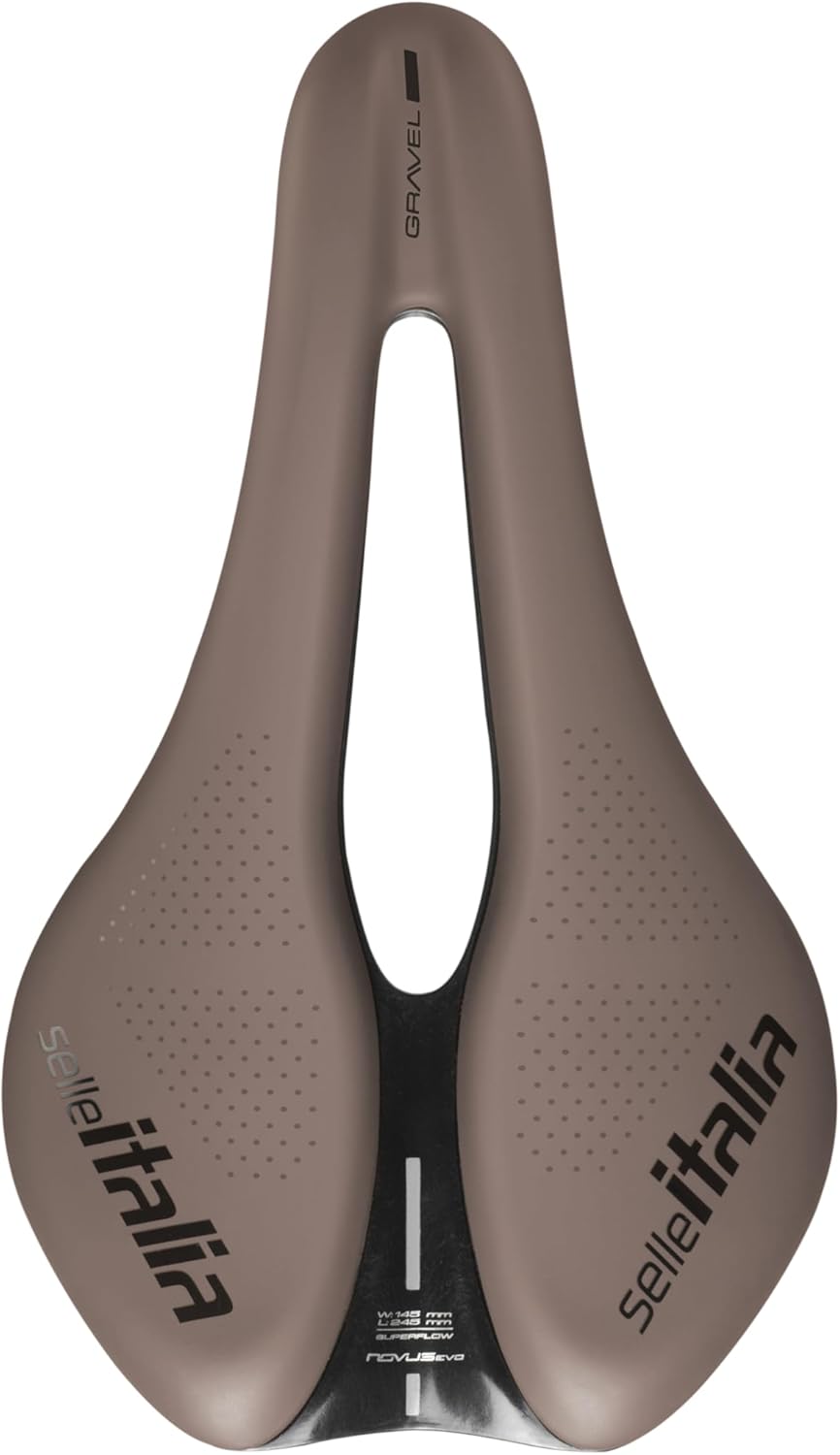 Novus Boost Evo Gravel TM Superflow - Selle de Vélo Gravel, Rembourrage Supplémentaire, Trou Superflow, Cadre en Manganèse Marrone